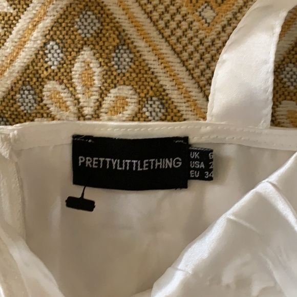 Pretty Little Thing Crop Top // - Picture 4 of 5